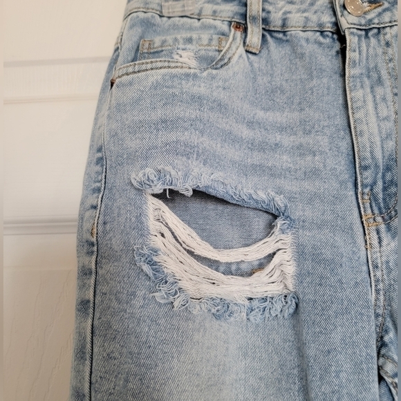 Aero Premium Air High Rise Destroyed Mom Jean Aeropostale - Picture 5 of 12